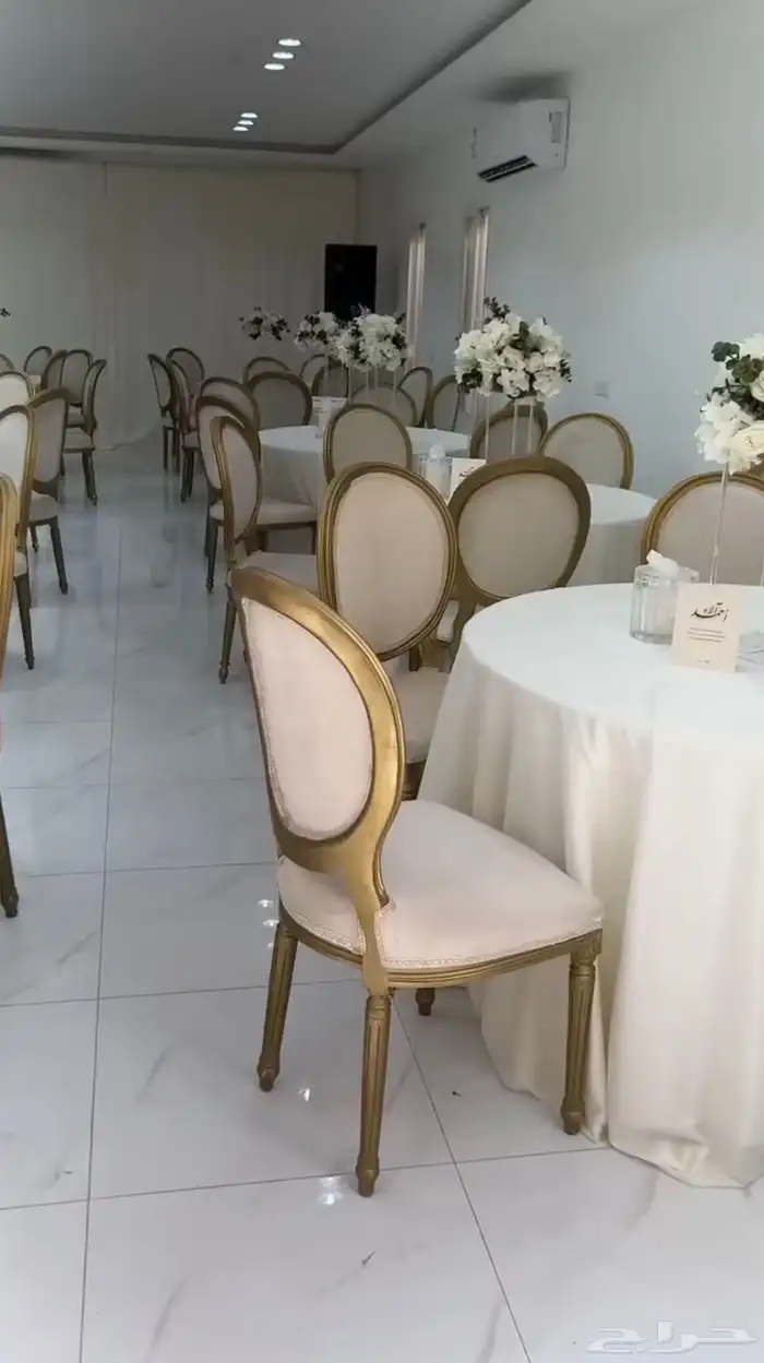 كراسي ديور خشب ذهبي 1