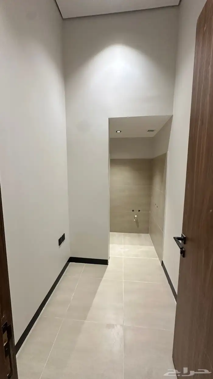 للبيع فيلا حي اشبيلية 9