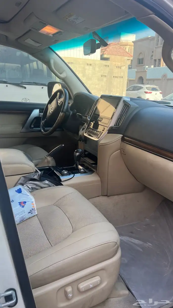 لاندكروزر 11