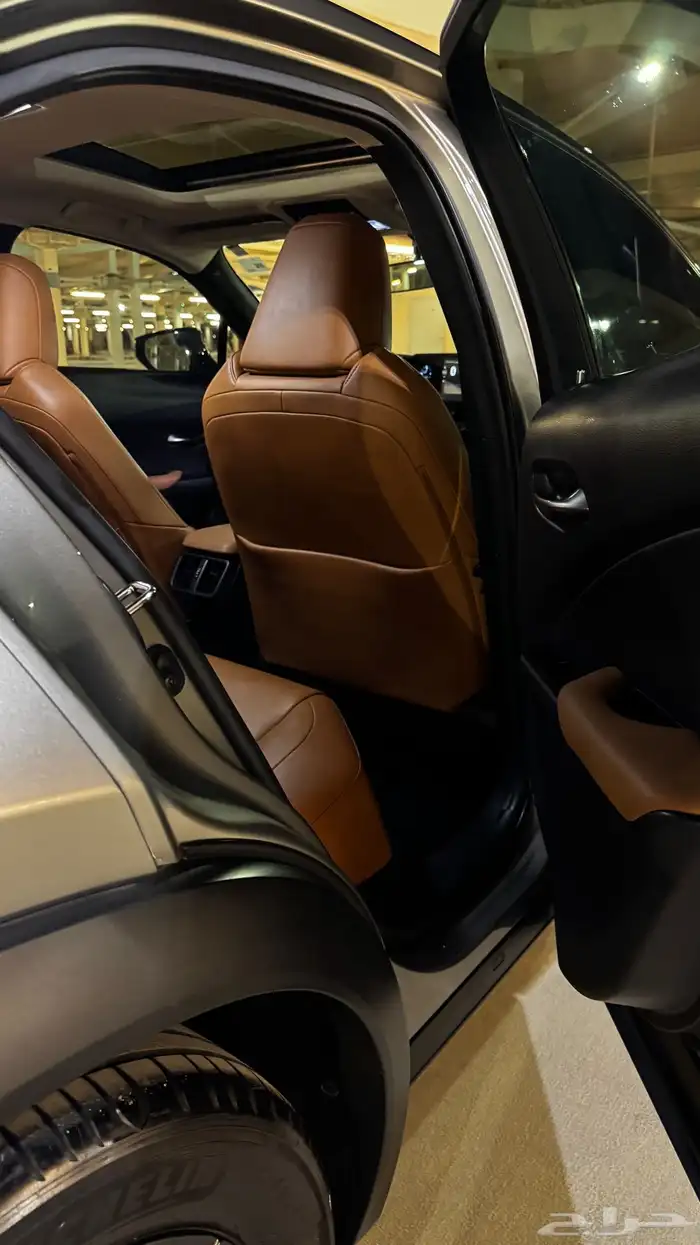 لكزس UX200 بنزين 2021 تيتانيوم وكالة 9