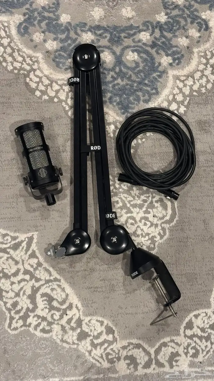 للبيع مايك Sontronics PODCAST PRO مع ستاند RODE وسلك المايك 0