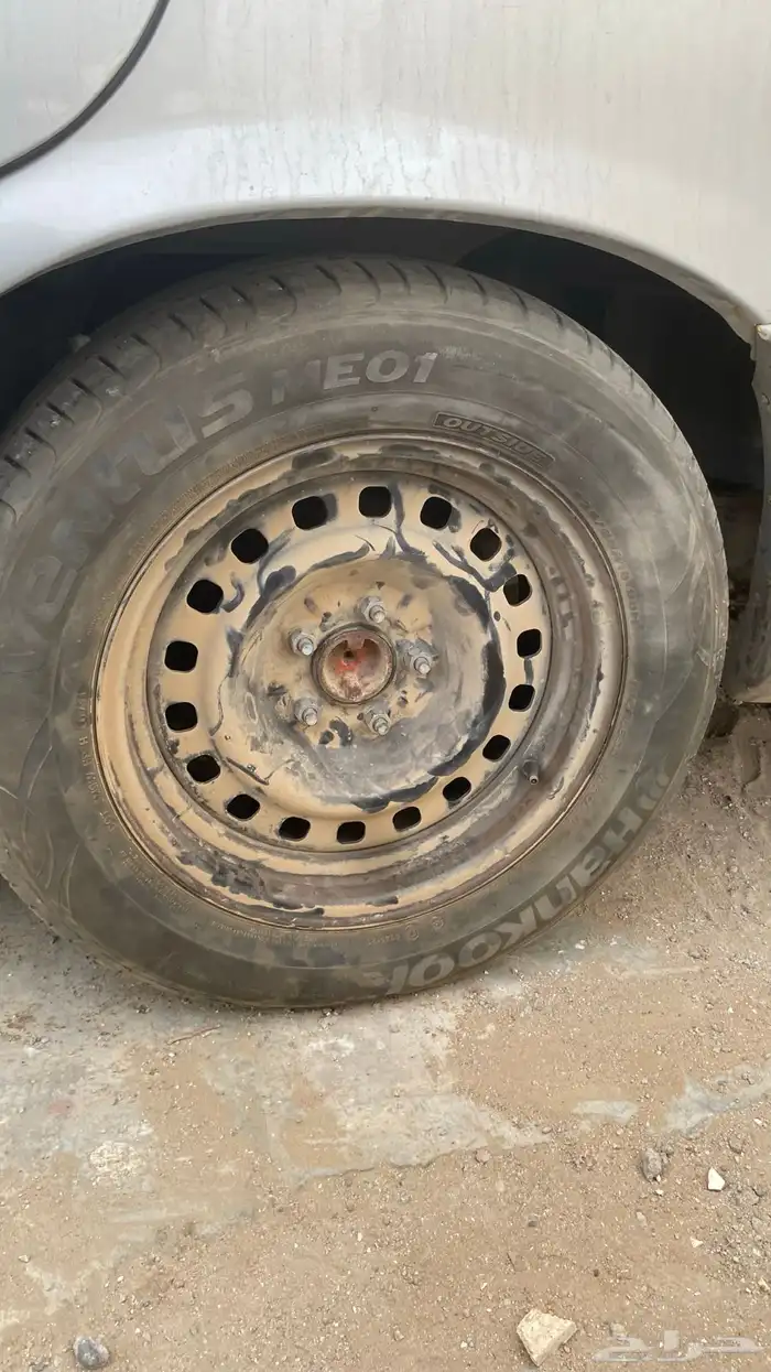 يوجد لدي قطع فورد فكتوريا 8