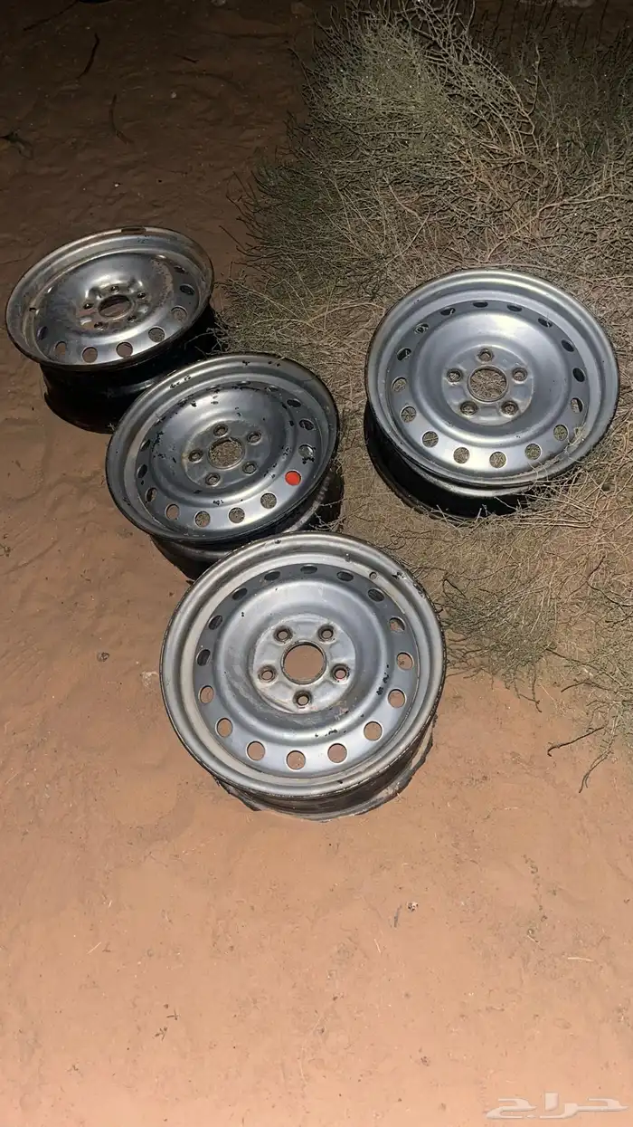 للبيع جنوط هايلكس مقاس15 2