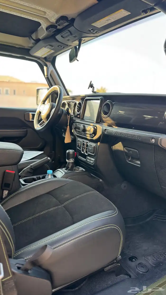للبيع رانجلر 2021 V6 زيتي بحالة الوكالة 12