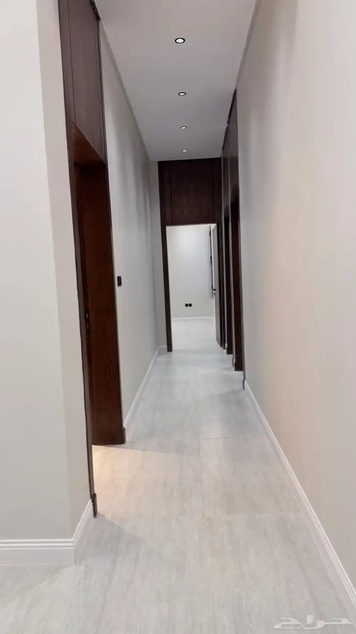 للبيع شقق ارضيه مداخل مستقله وعلوى مع سطح المحاله ابها 32