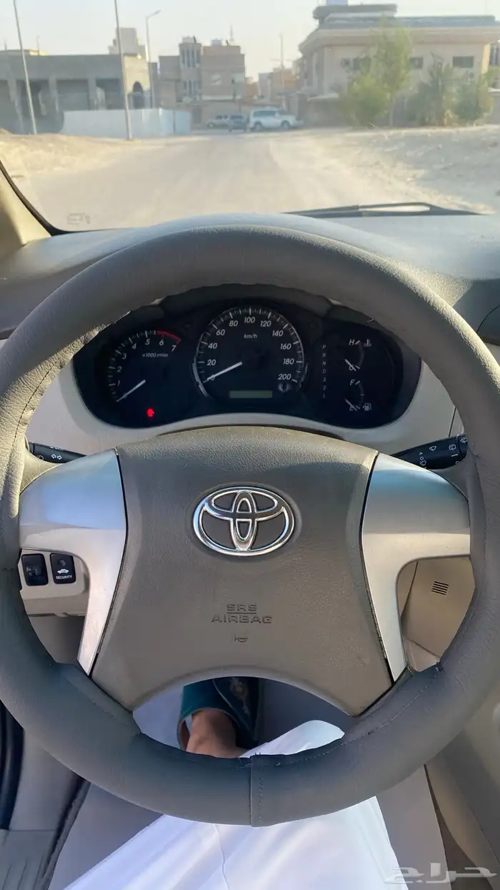 انوفا للبيع سعر 28 الف قابل للتفاوض 7