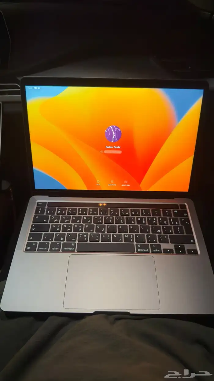 ماك بوك برو بحاله ممتازه نظييف 1