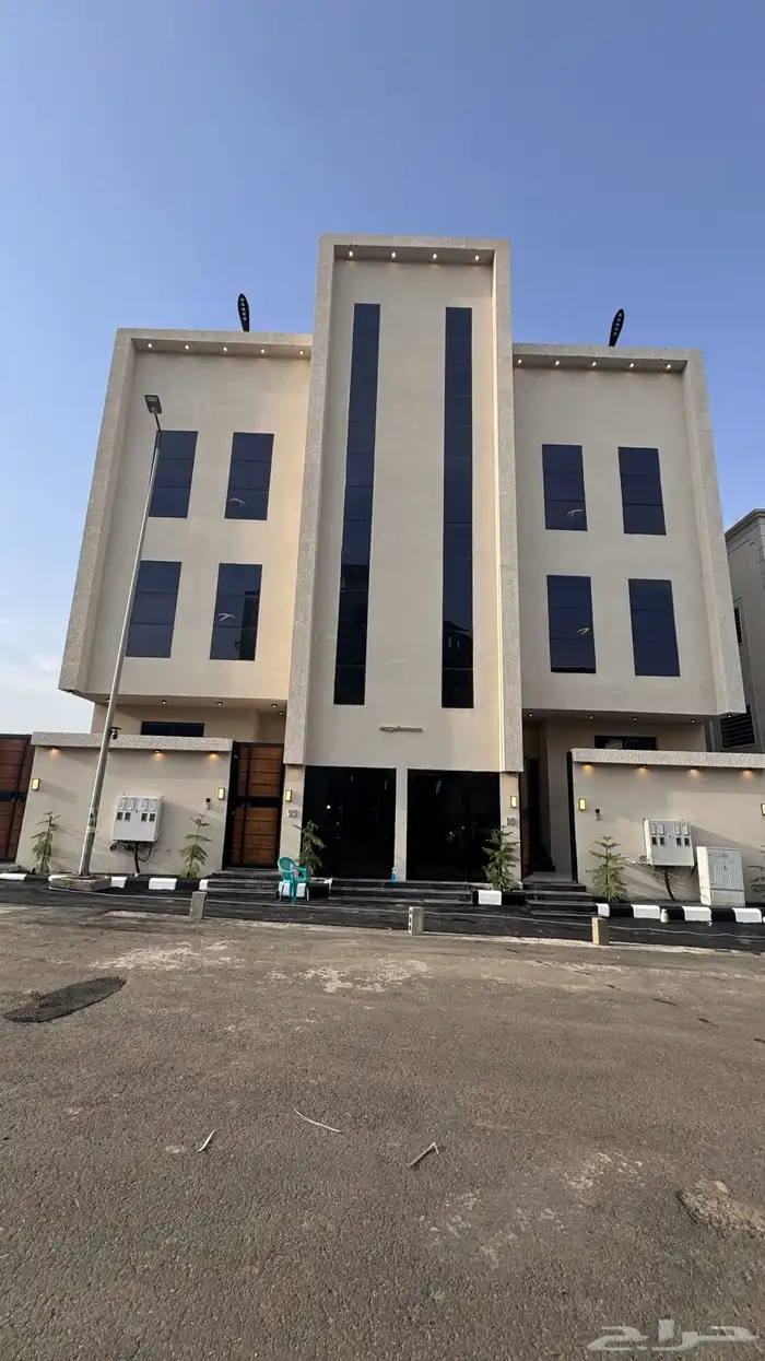 للبيع شقق ارضيه مداخل مستقله وعلوى مع سطح المحاله ابها 1