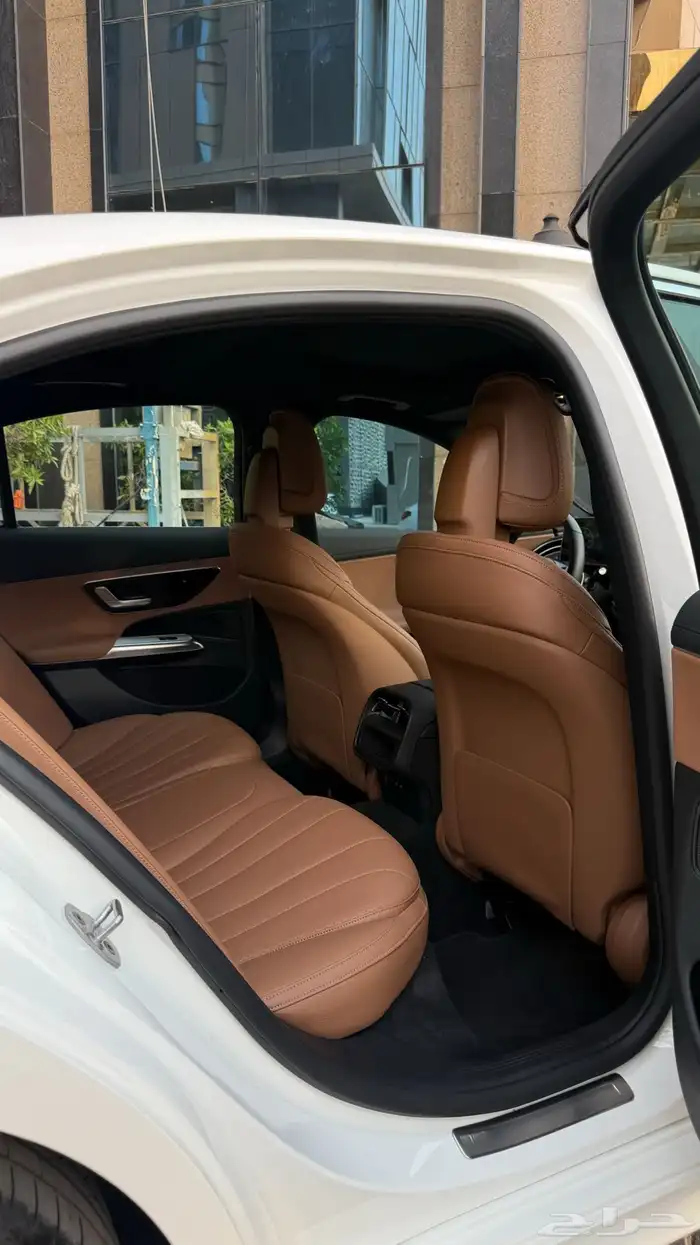 مرسيدس e200 2024 11