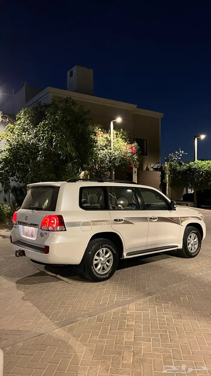 لاندكروزر ((مخزن بحالة الوكاله)) 7