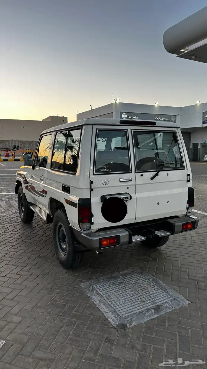 للبيع جيب ربع 2015 ممشى 191 حقيقي 0