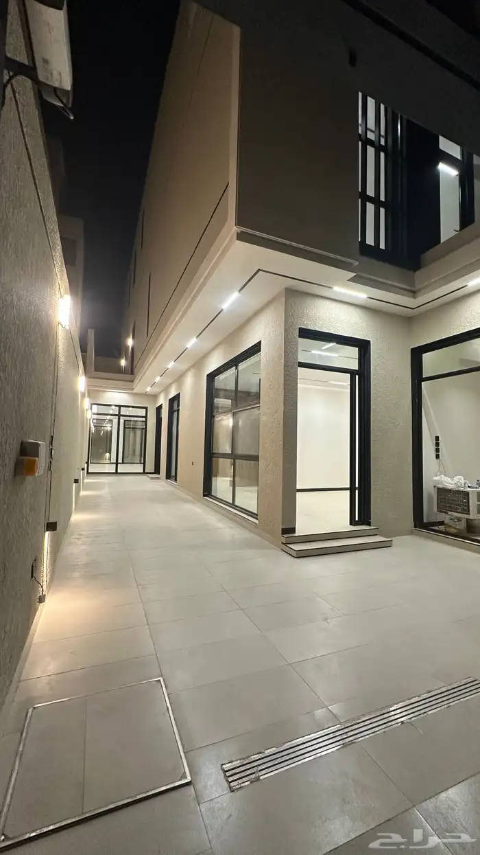 للبيع فيلا حي اشبيلية 1