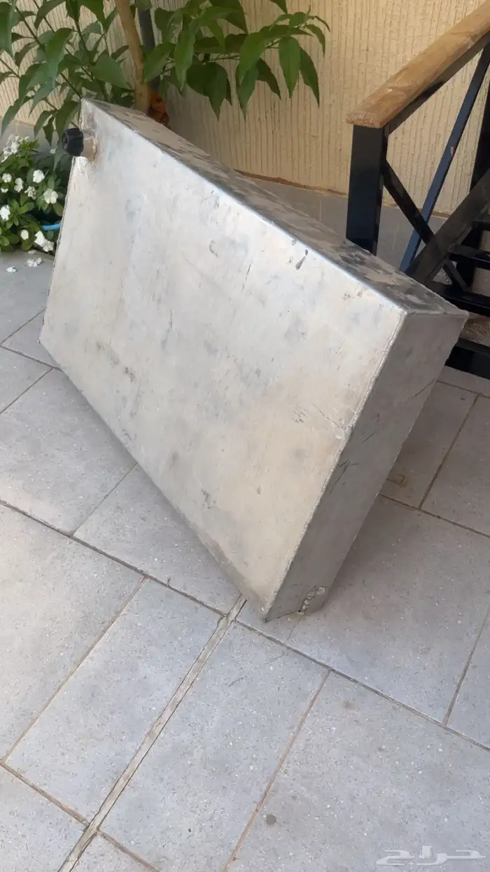 خزان ماء للسياره 3