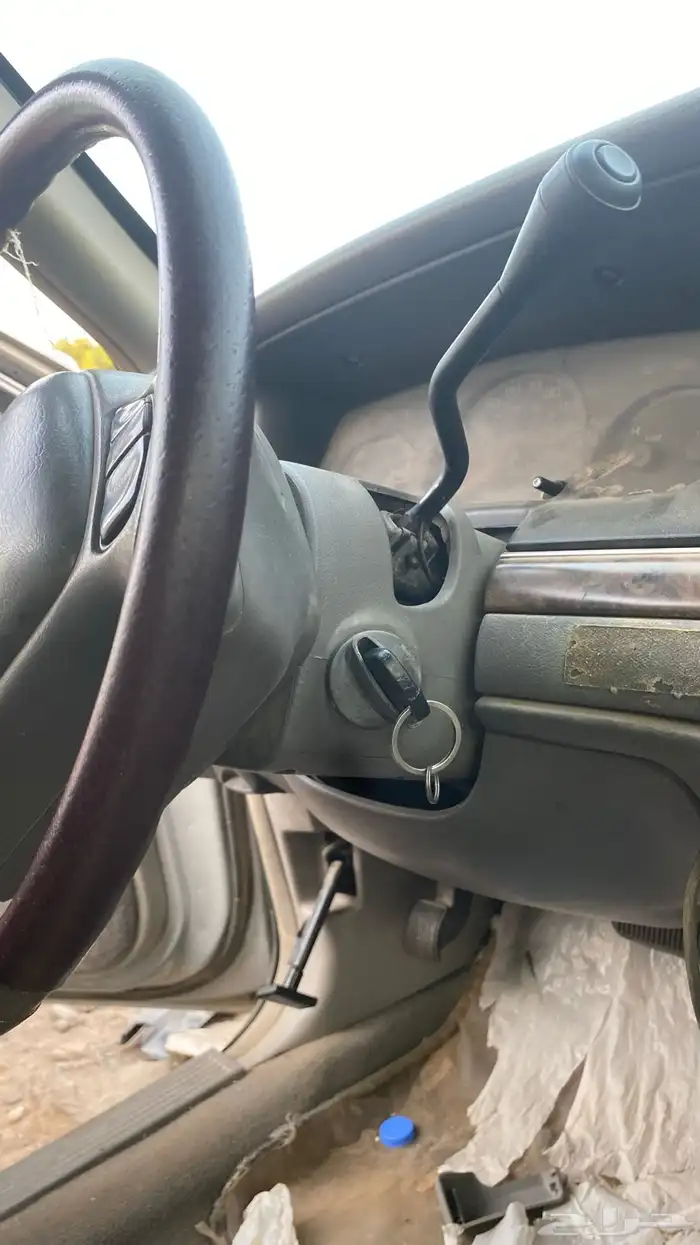 يوجد لدي قطع فورد فكتوريا 25