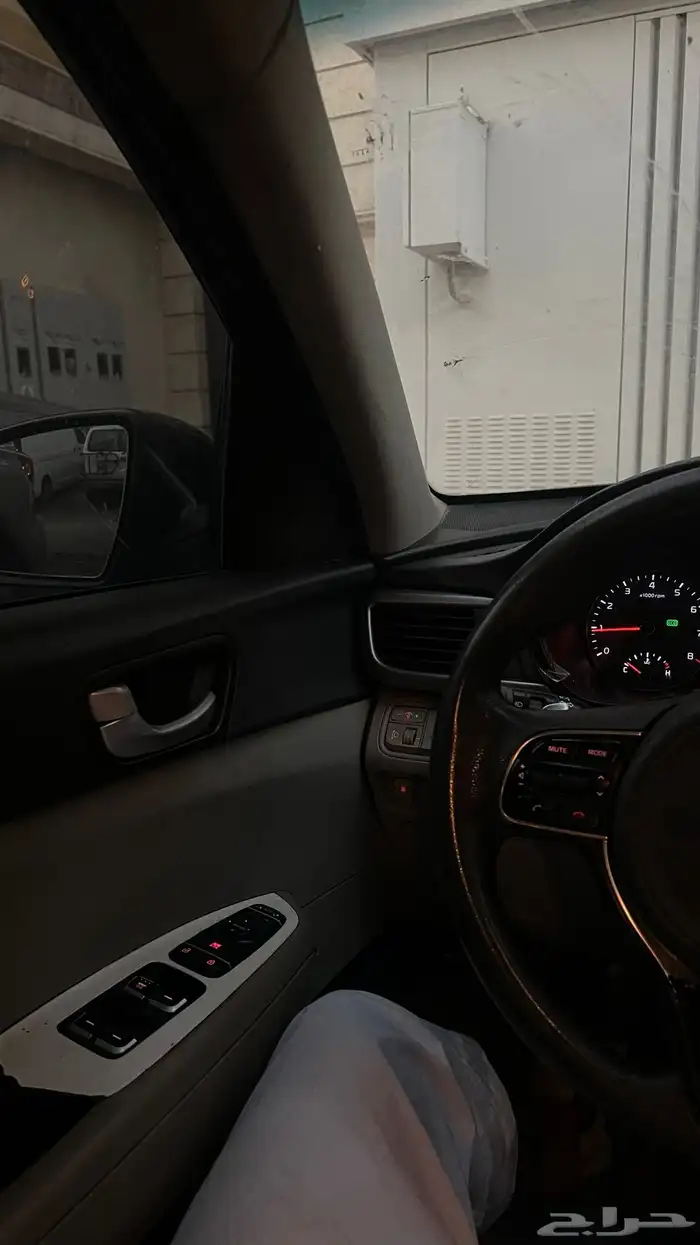 للبيع كيا اوبتيما 2018 استاندر 4