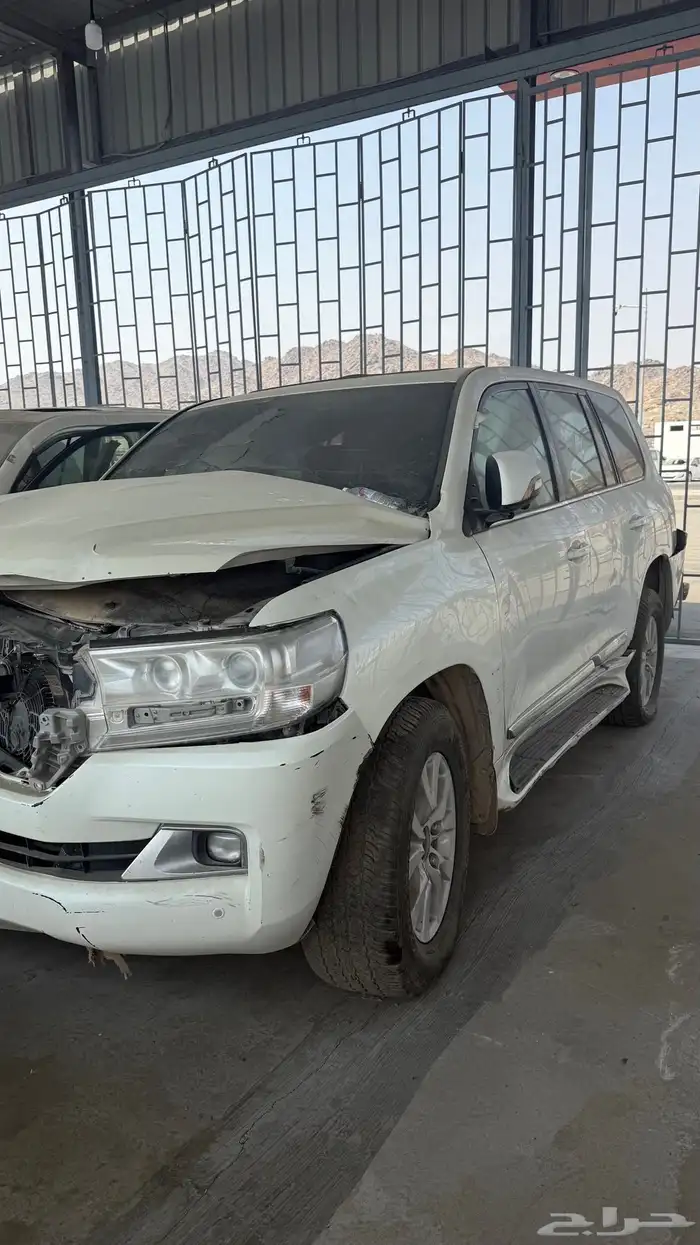 جيب صالون 2017 تشليح قطع غيار 0