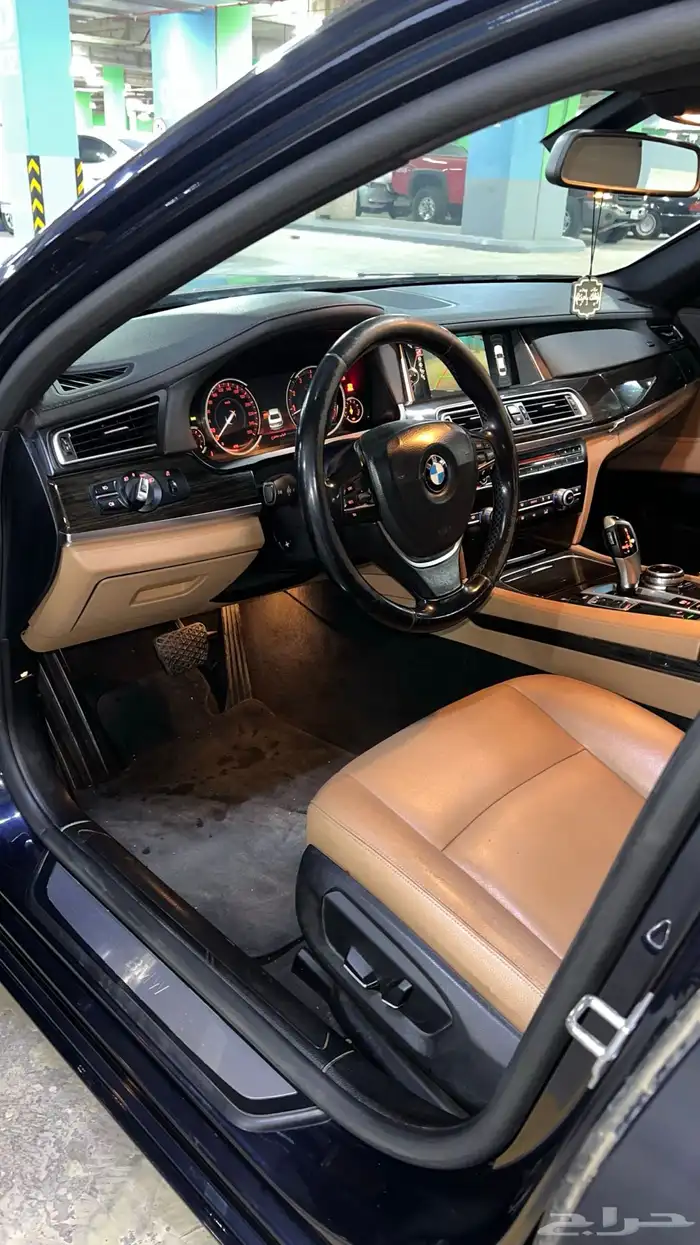 BMW 730il - 2015 ممشى (187الف) نظيف جدا للمستخدم 19