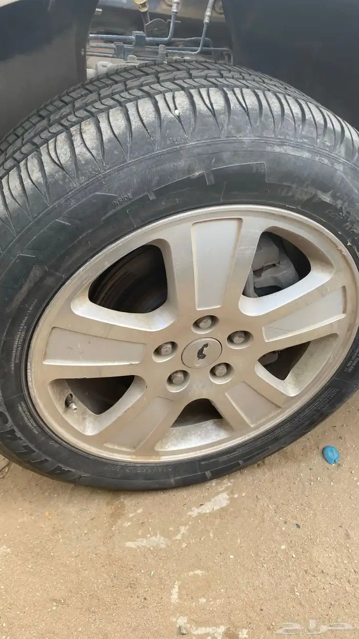 يوجد لدي قطع فورد فكتوريا 61