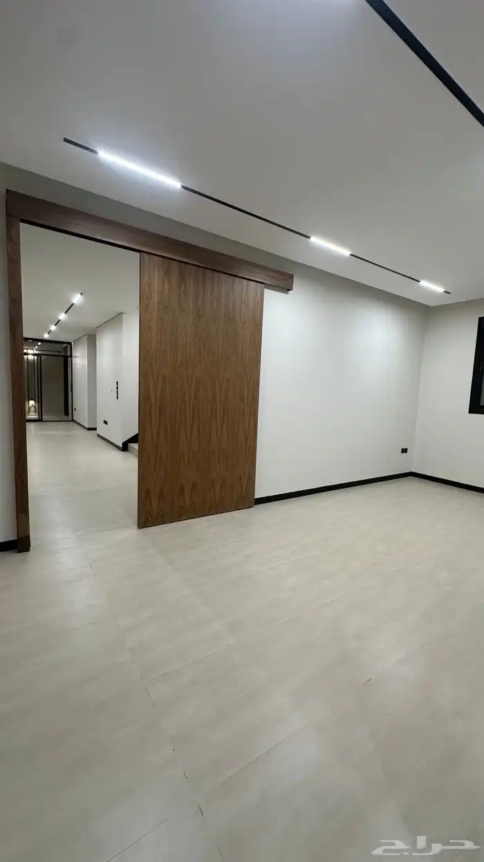 للبيع فيلا حي اشبيلية 5