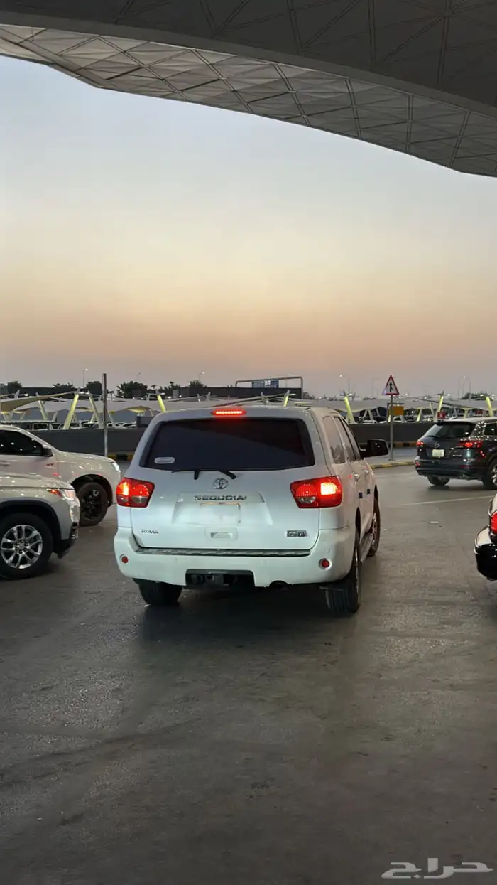 تويوتا - سكويا - 2010 - نظيف جدا 3