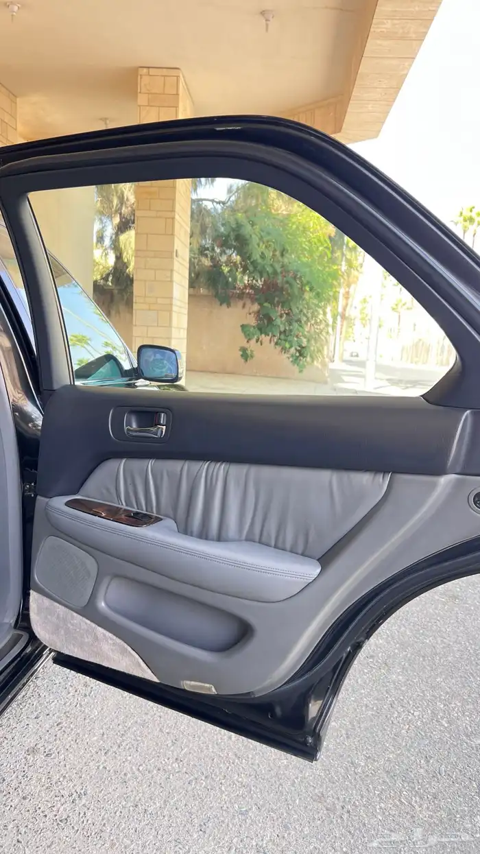 لكزس 400 مخزن 24