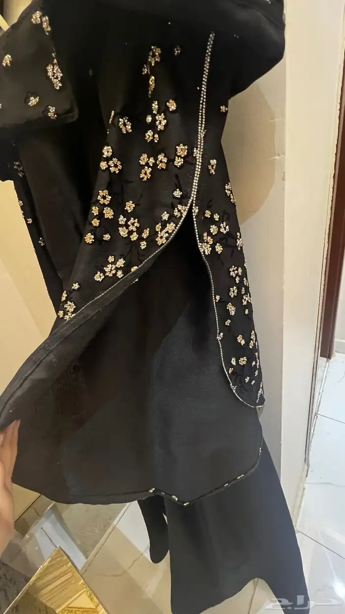 فستان اسود 0
