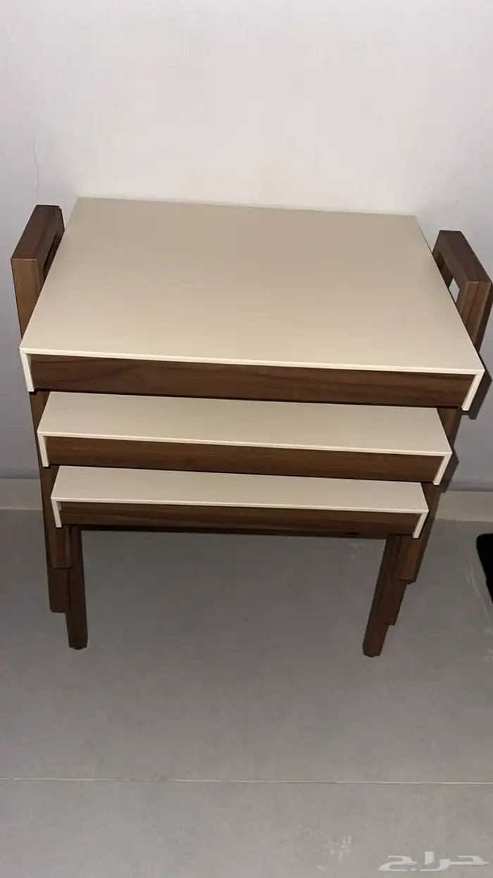 طاولات للبيع 2