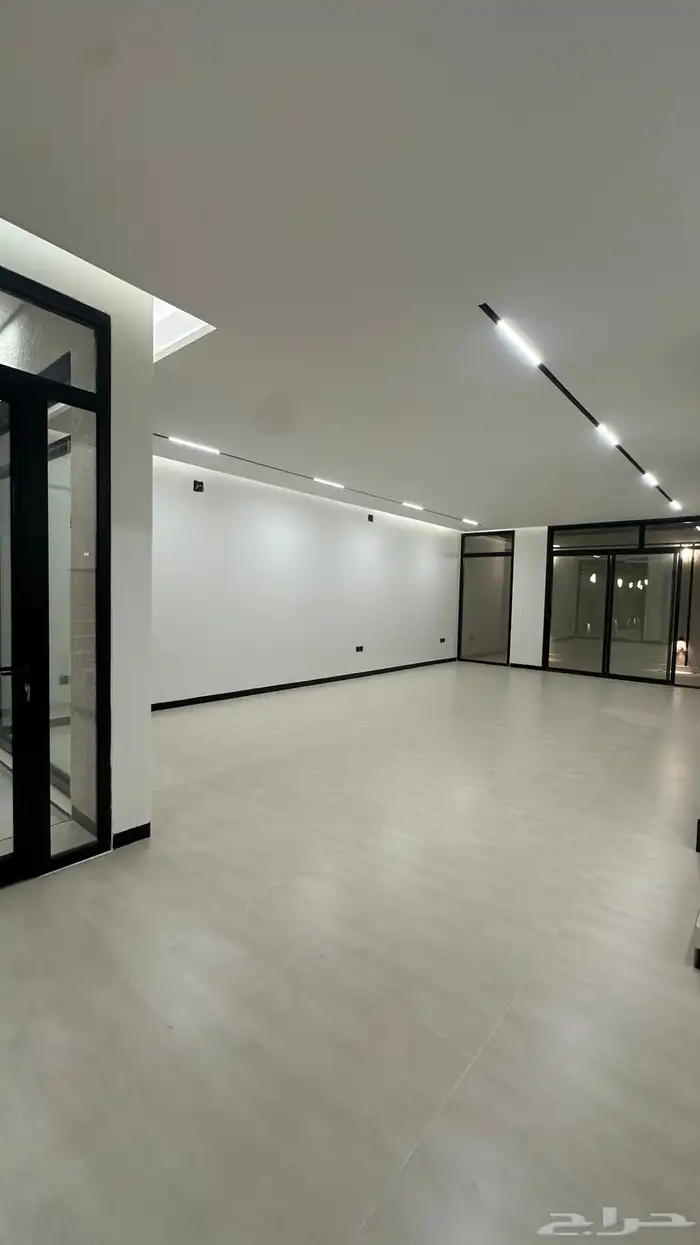 للبيع فيلا حي اشبيلية 6