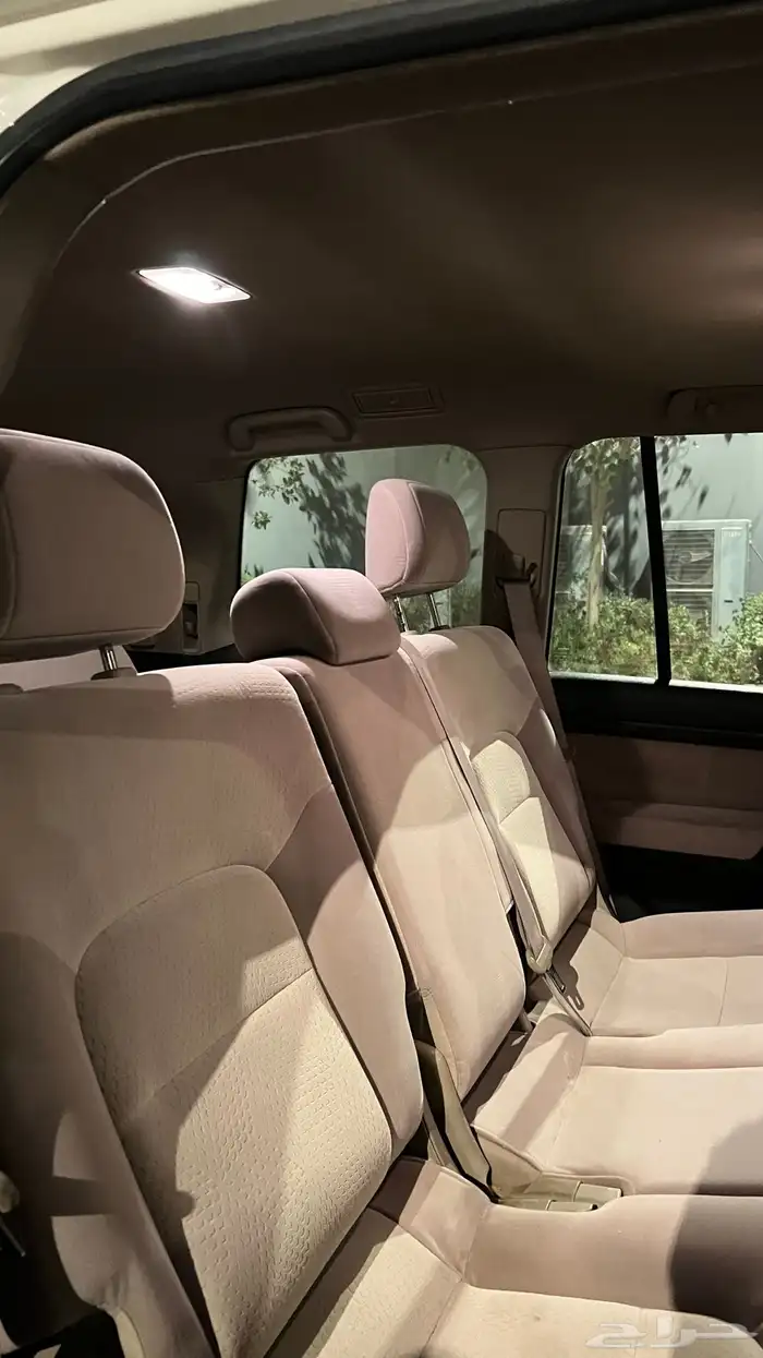 لاندكروزر ((مخزن بحالة الوكاله)) 40