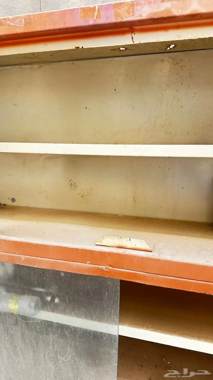 للبيع دولاب تراثي نظيف 2