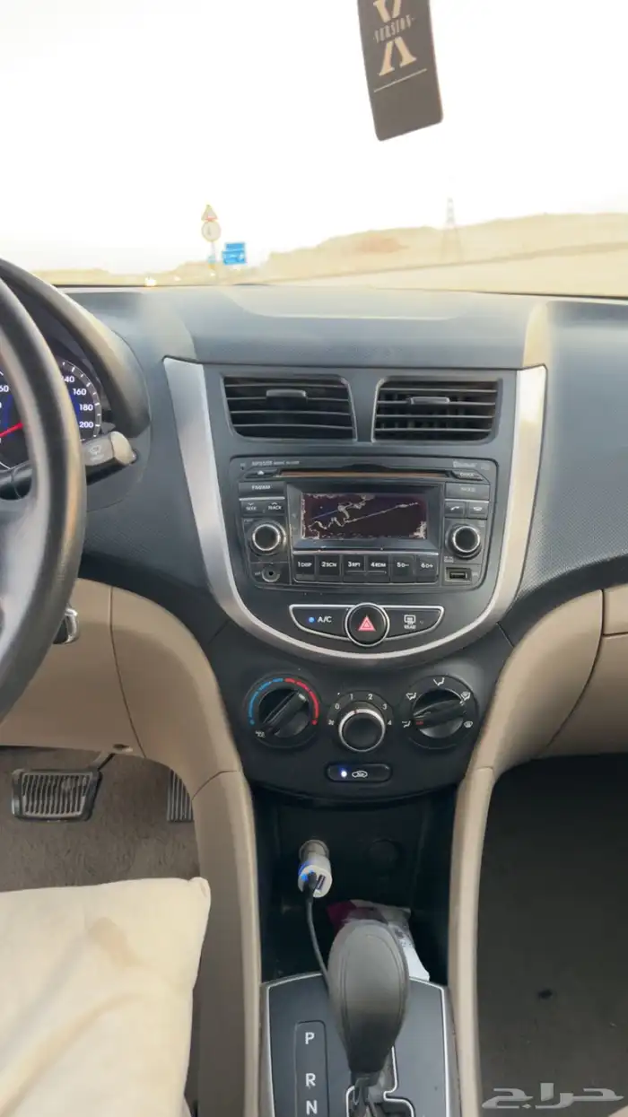 للبيع اكسنت 2015 8