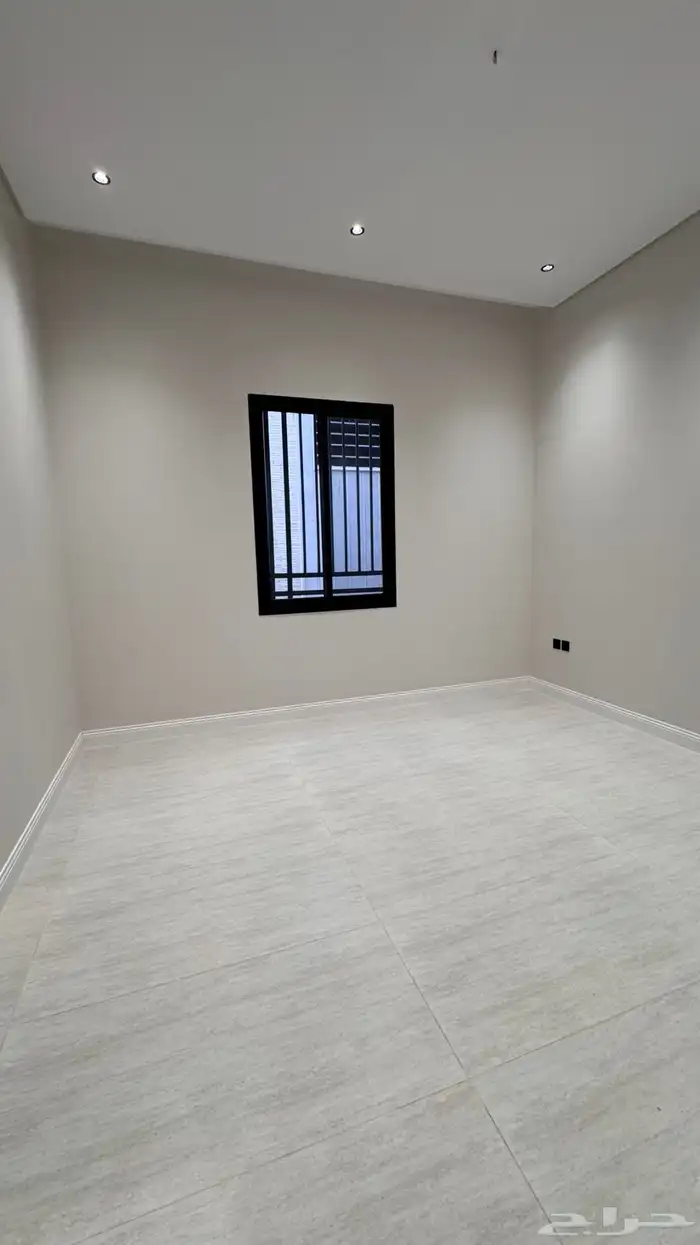 للبيع شقق ارضيه مداخل مستقله وعلوى مع سطح المحاله ابها 34