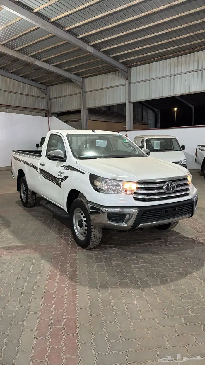 تويوتا هايلوكس GLX ديزل دبل 2025 1