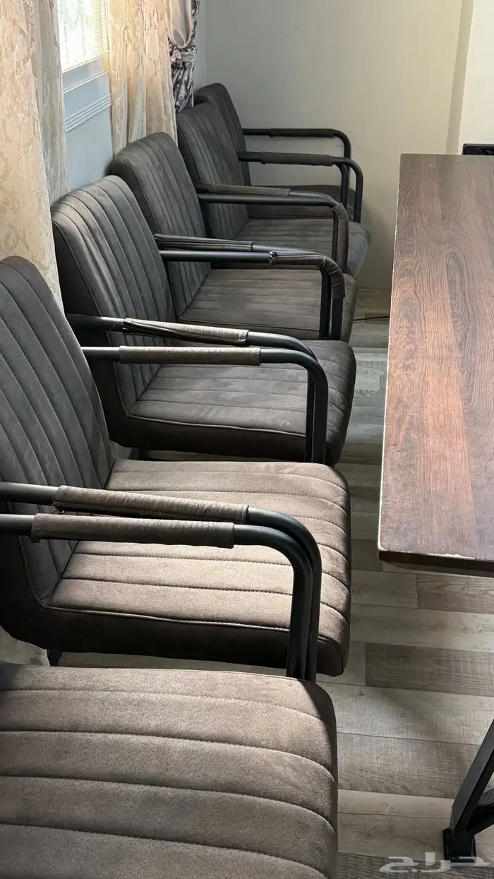 طاوله وكراسي للبيع 1