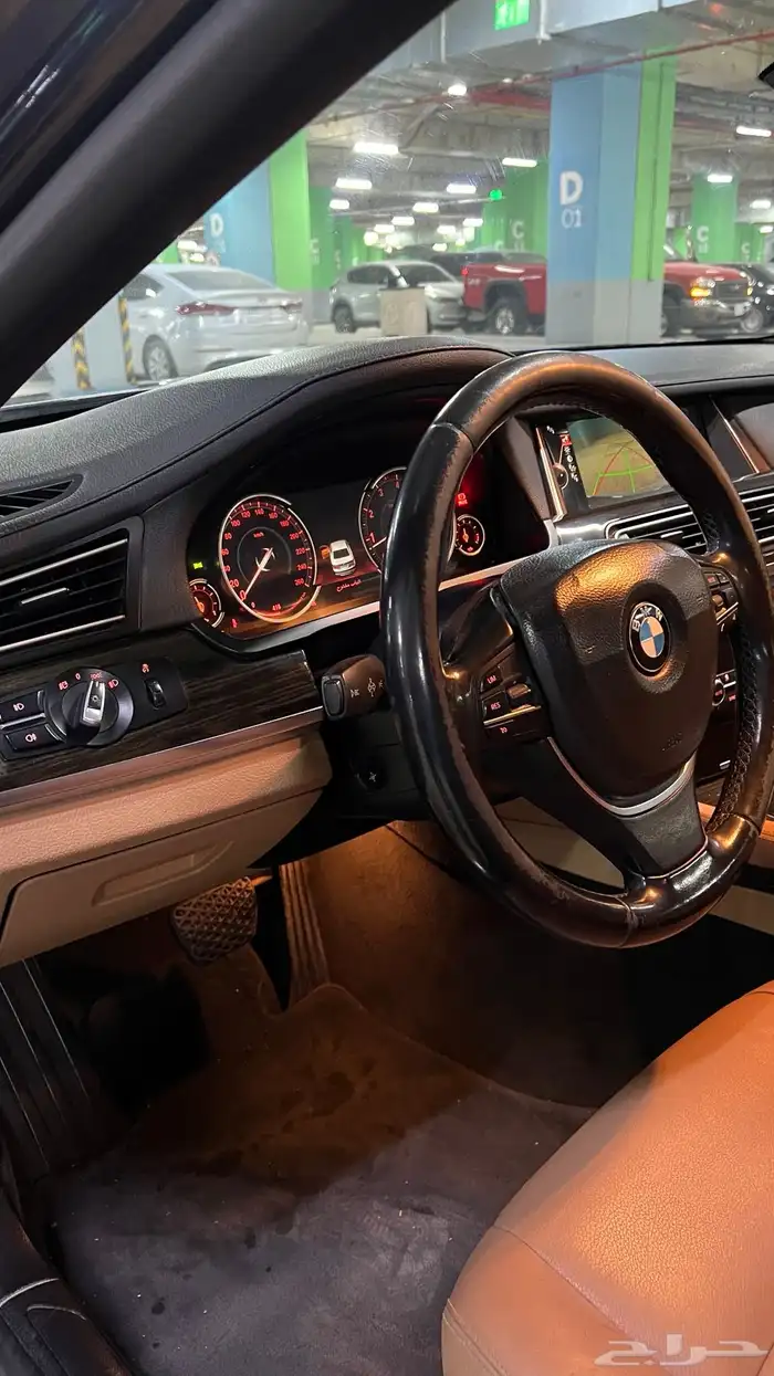 BMW 730il - 2015 ممشى (187الف) نظيف جدا للمستخدم 18