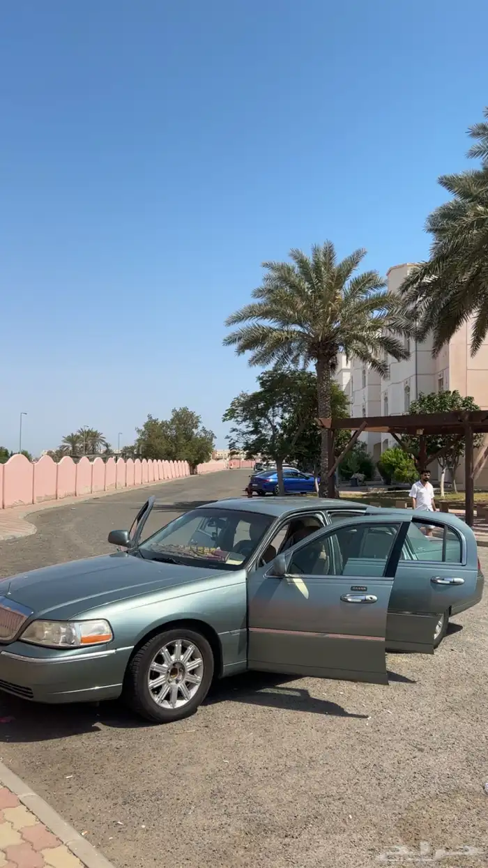 لنكولن تاون كار 2006 سقنتشر 12