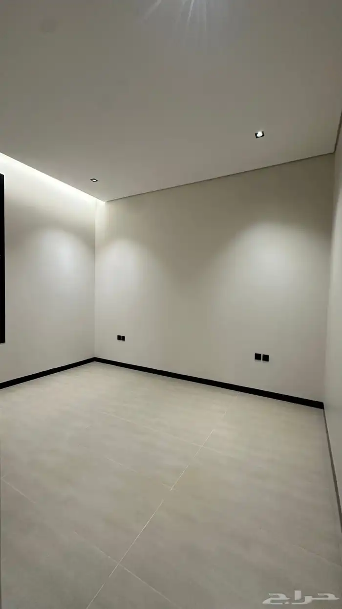 للبيع فيلا حي اشبيلية 15