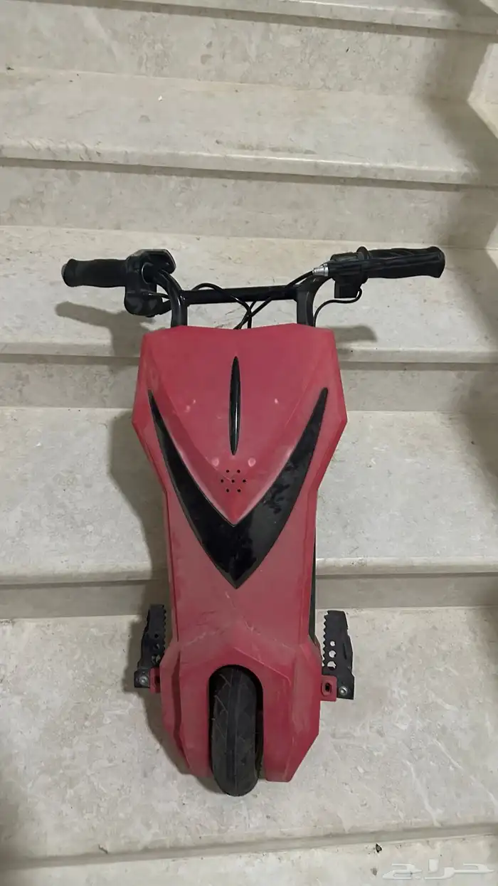 سكوتر يحتاج بطاريات تقريبا 0