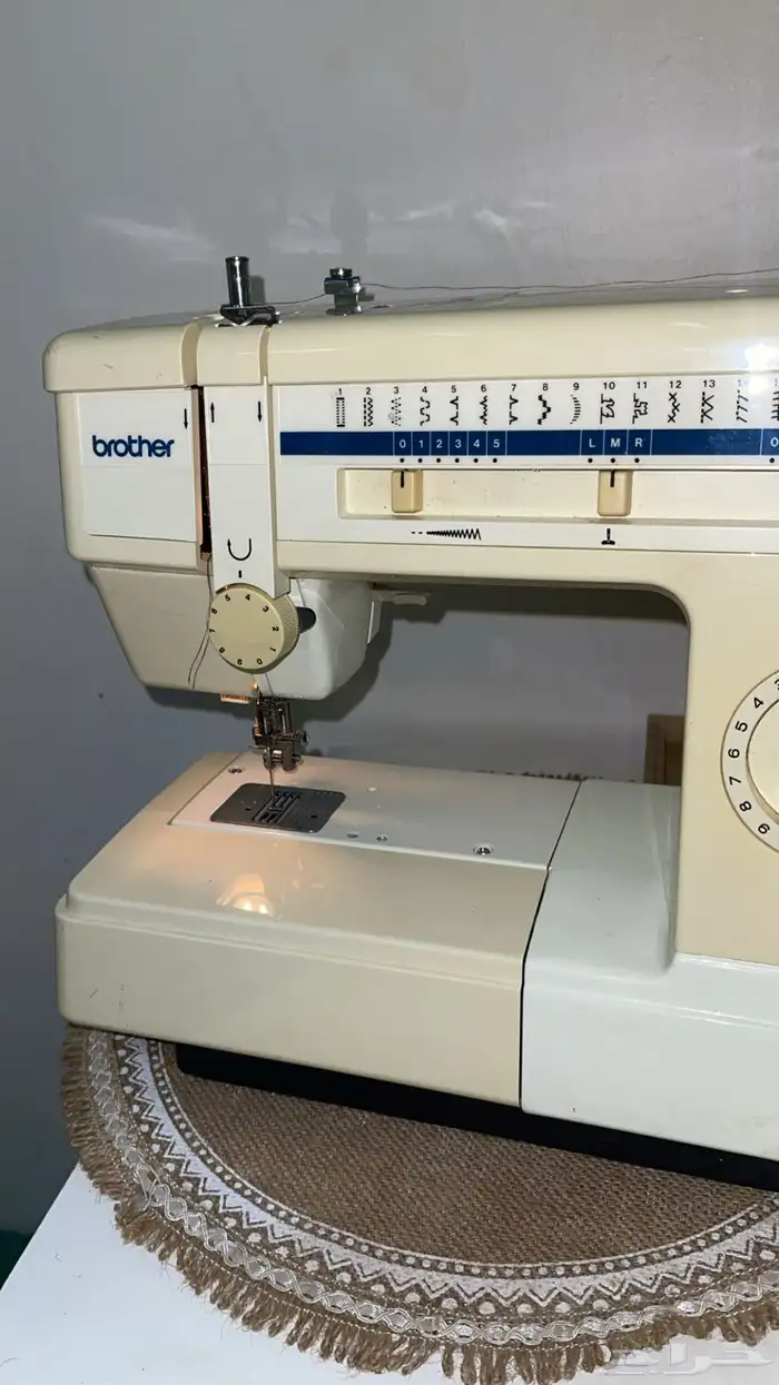ماكينة خياطه شبه جديد 1
