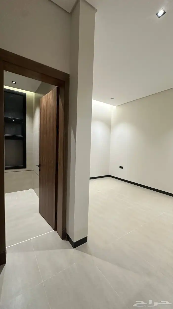 للبيع فيلا حي اشبيلية 16