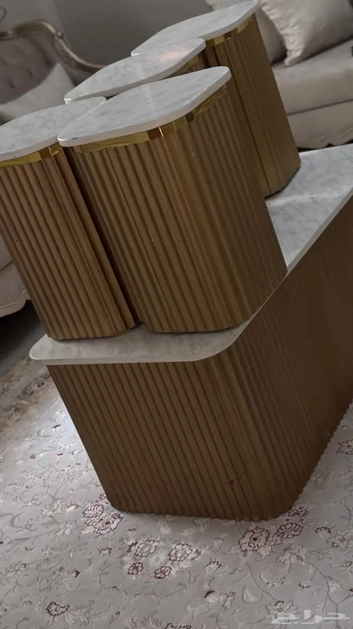 طاولات استخدام نظيف 1