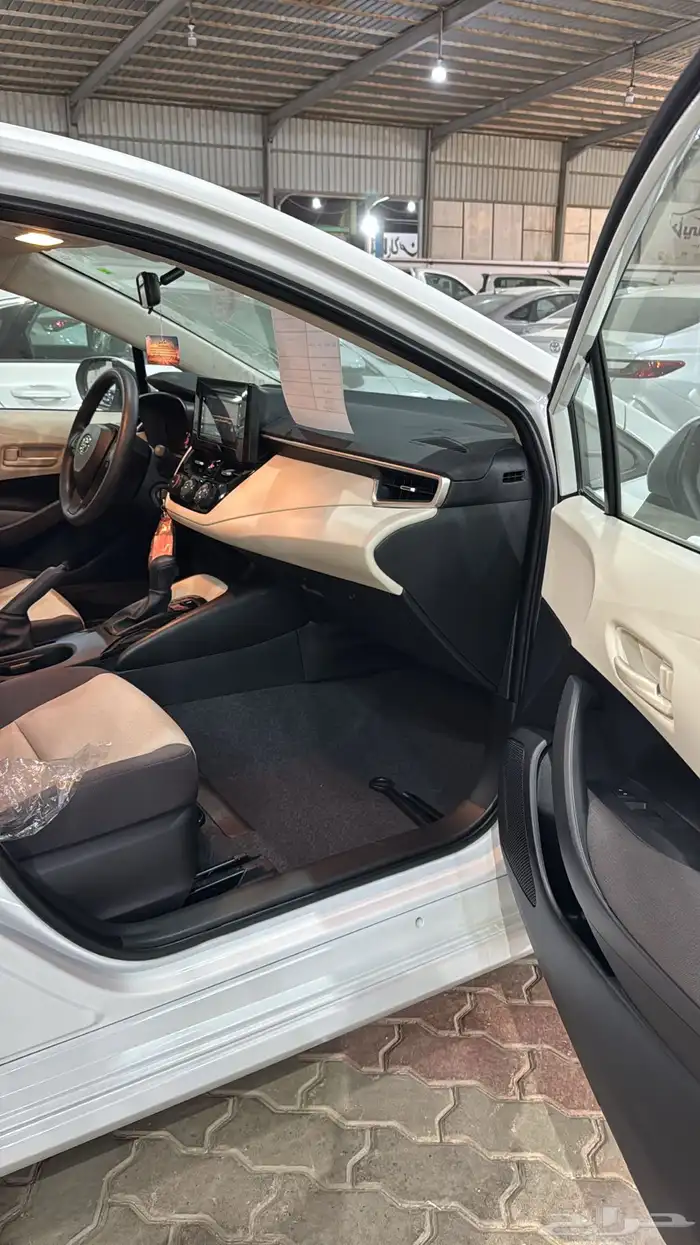 تويوتا كورلا XLI المطور جنوط بنزين 2025 8