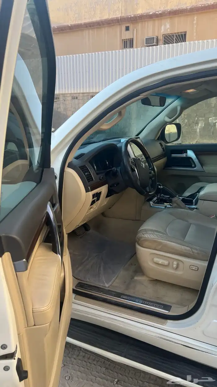 لاندكروزر 6