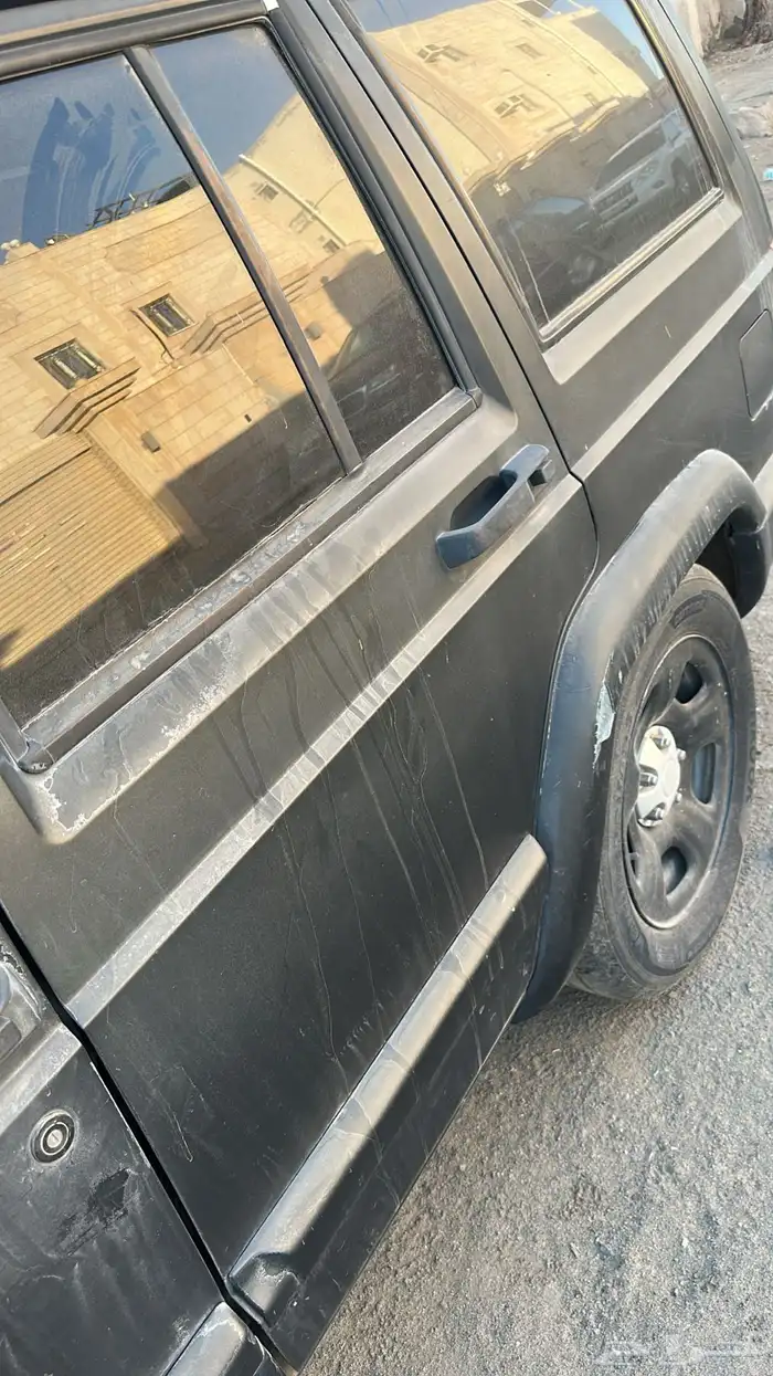 جيب شيروكي قطع غيار 1