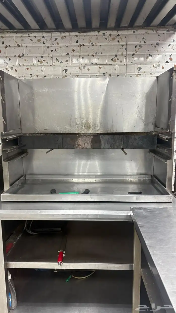 معدات مطعم مشويات وشاورما كاملة للبيع   جاهزة للتشغيل 5