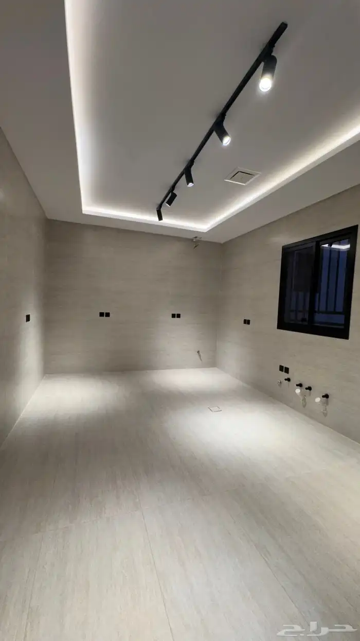 للبيع شقق ارضيه مداخل مستقله وعلوى مع سطح المحاله ابها 33