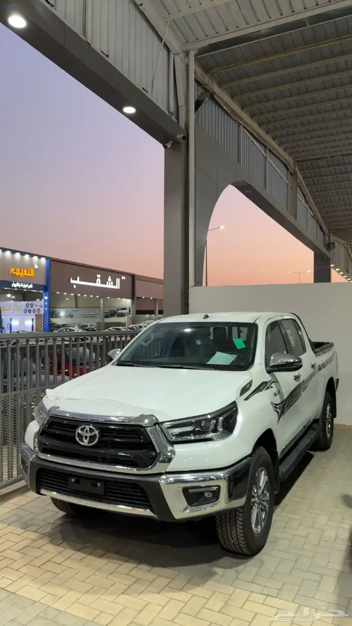 هايلوكس 2025 بنزين دبل توماتيك 4