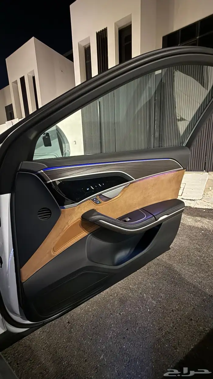 Audi A8L 2021 مالك اول تحت ضمان الوكالة 7