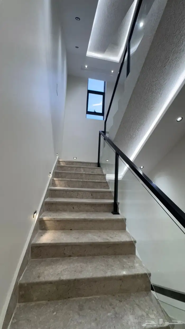 للبيع شقق ارضيه مداخل مستقله وعلوى مع سطح المحاله ابها 39