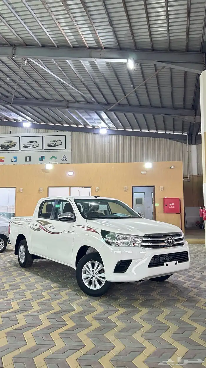 هايلوكس اتوماتيك بنزين. فل كامل بدون دبل 2025 بأقل سعر 4